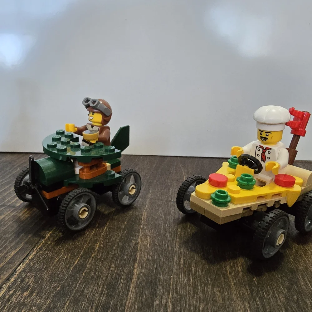 Lego Minifig Derby Race Cars - Picture 4 of 5